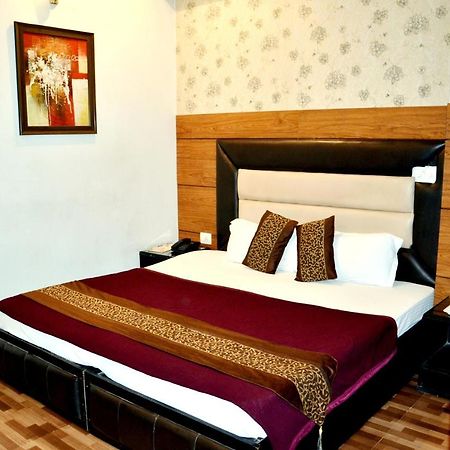 Hotel B.R. Inn Panipat Экстерьер фото