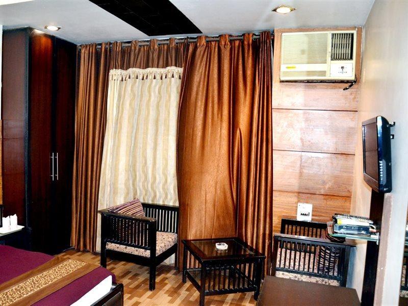 Hotel B.R. Inn Panipat Экстерьер фото