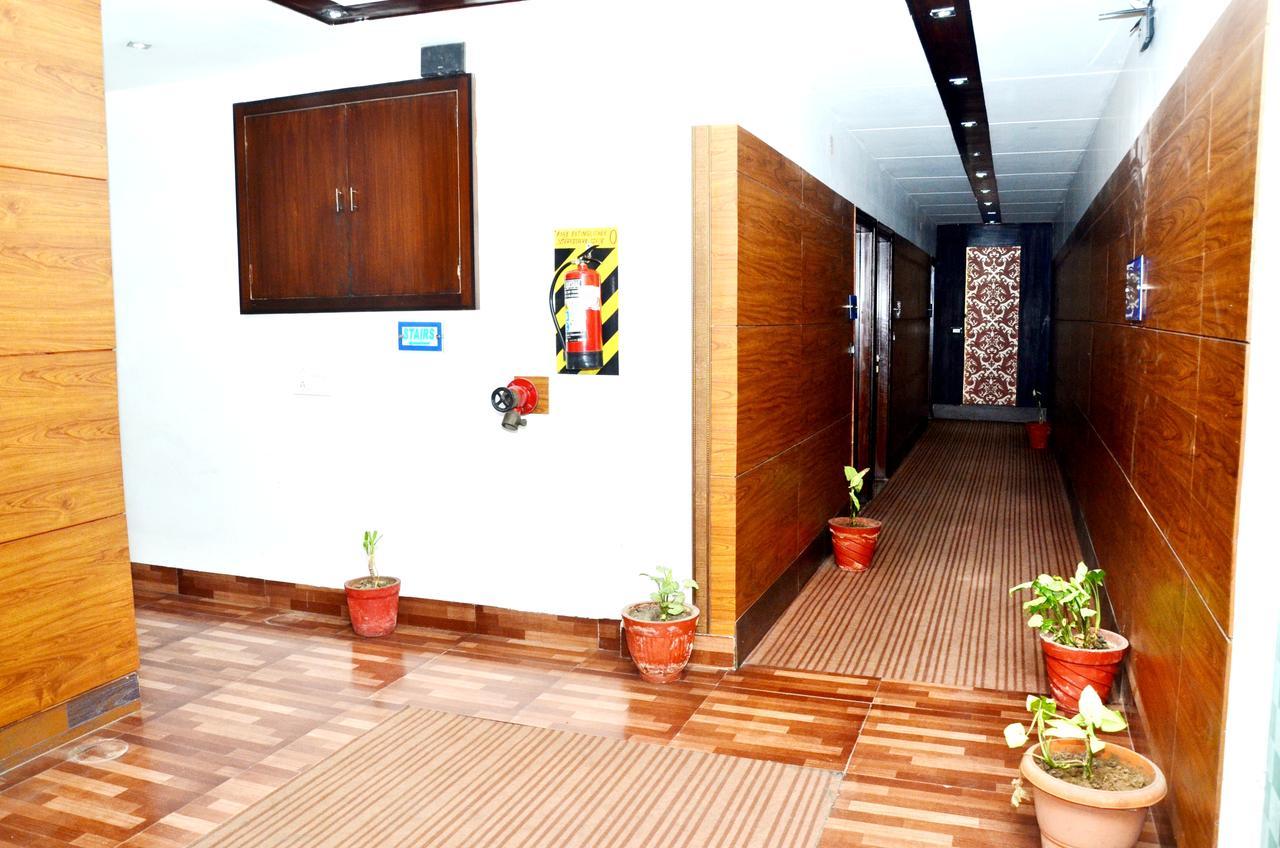 Hotel B.R. Inn Panipat Экстерьер фото