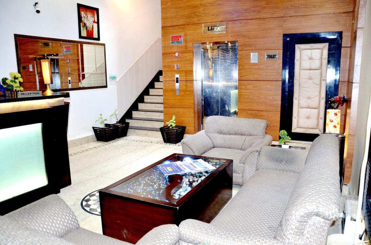 Hotel B.R. Inn Panipat Экстерьер фото
